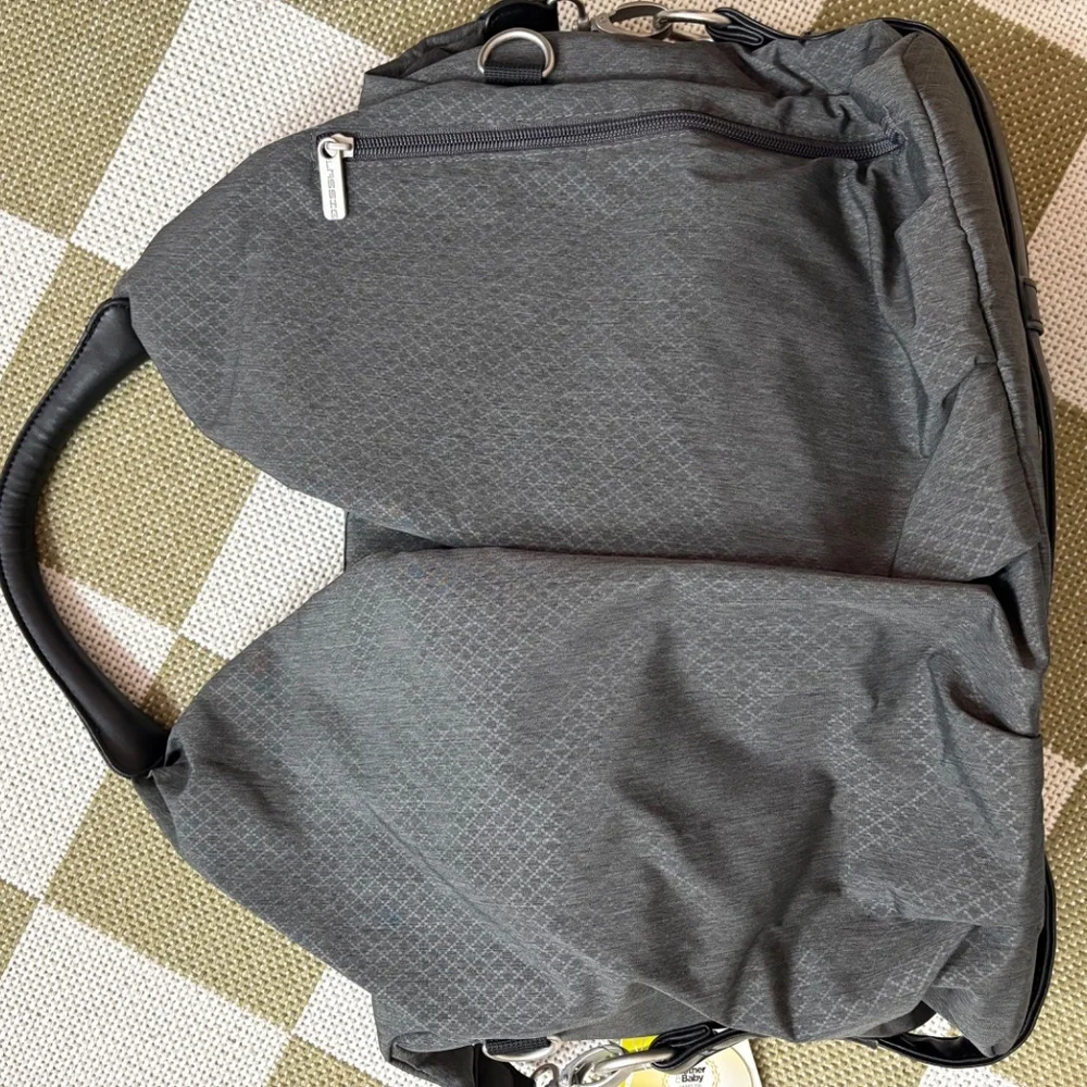 NWT Stylish grey diaper bag - Picture 2 of 5